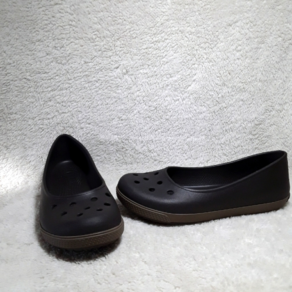 CROCS Brown Flats Size 7 - Picture 5 of 10